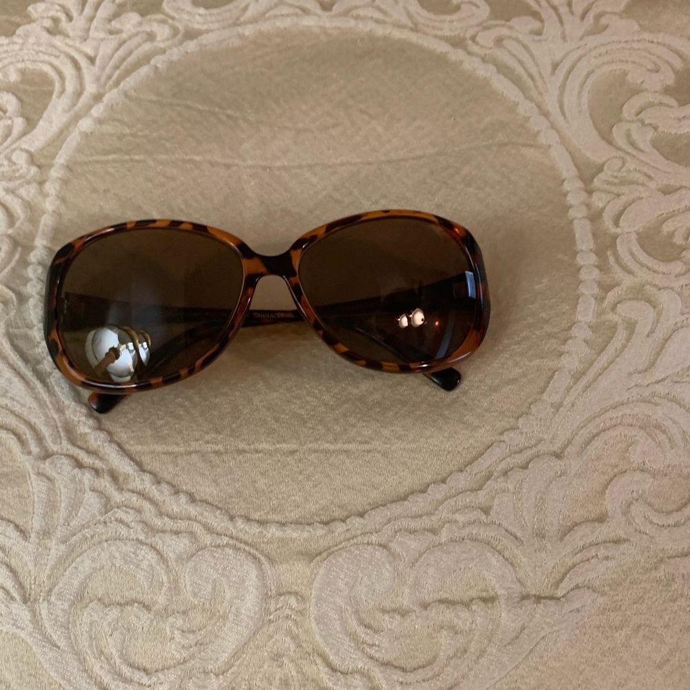 Women’s Runway Sunglasses Tortoise/Brown
